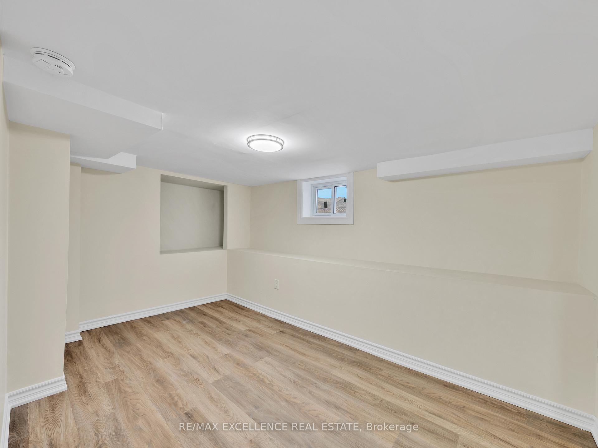 Photo 24 of 261 Cameron Avenue, Windsor — HOMEH