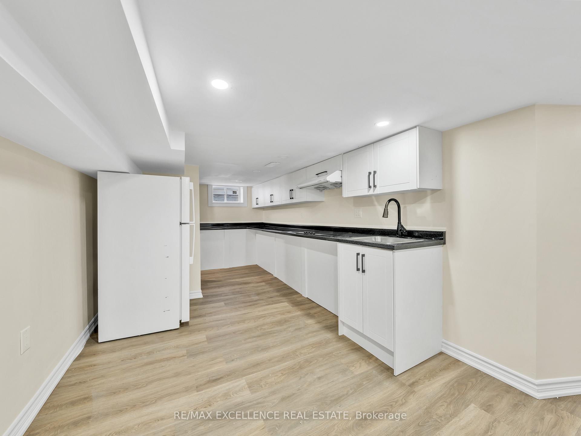 Photo 20 of 261 Cameron Avenue, Windsor — HOMEH