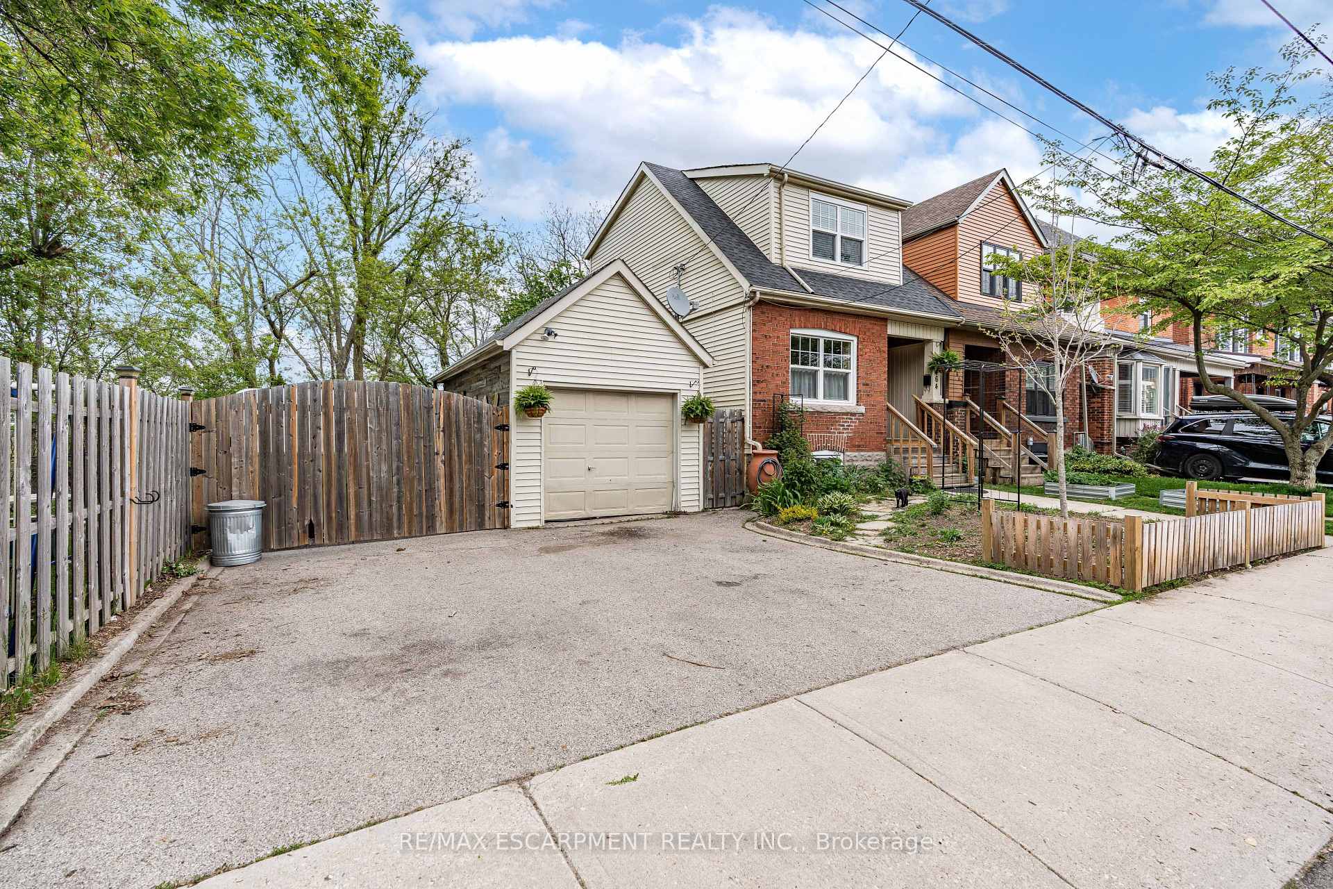 Photo 5 of 464 Herkimer Street, Hamilton, Kirkendall — HOMEH