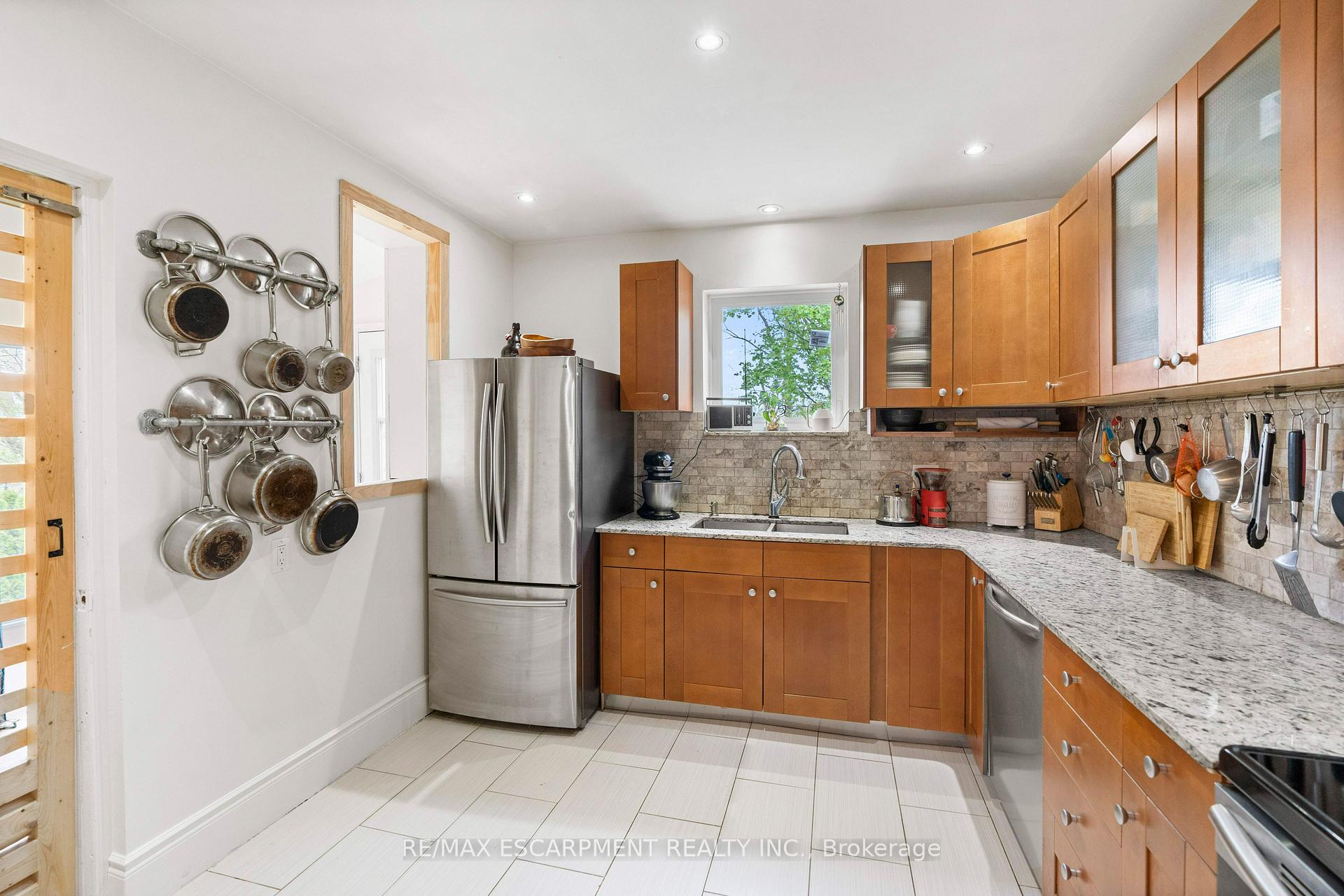 Photo 16 of 464 Herkimer Street, Hamilton, Kirkendall — HOMEH