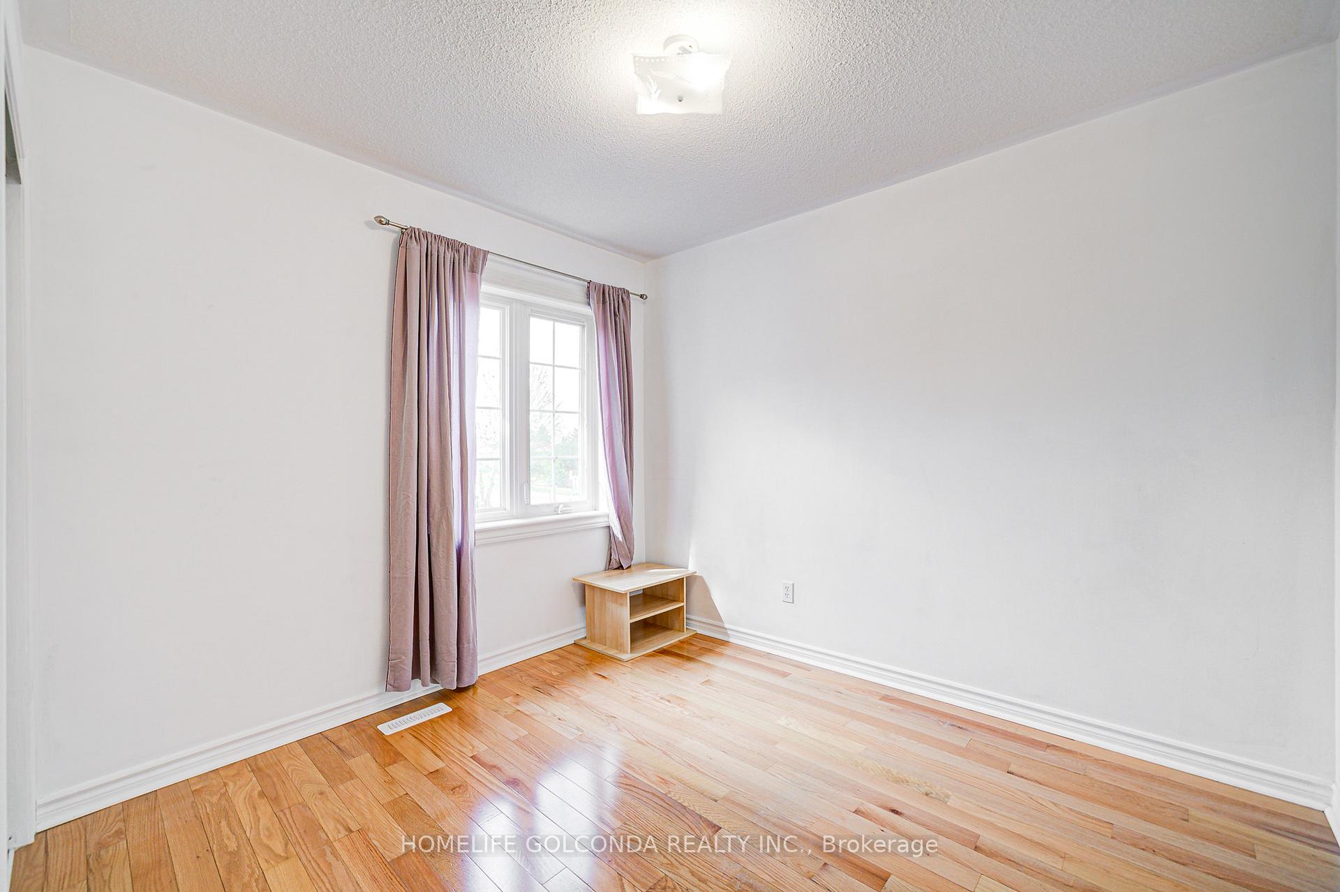 Photo 14 of 2 Eastpine Drive, Markham, Milliken Mills West — HOMEH