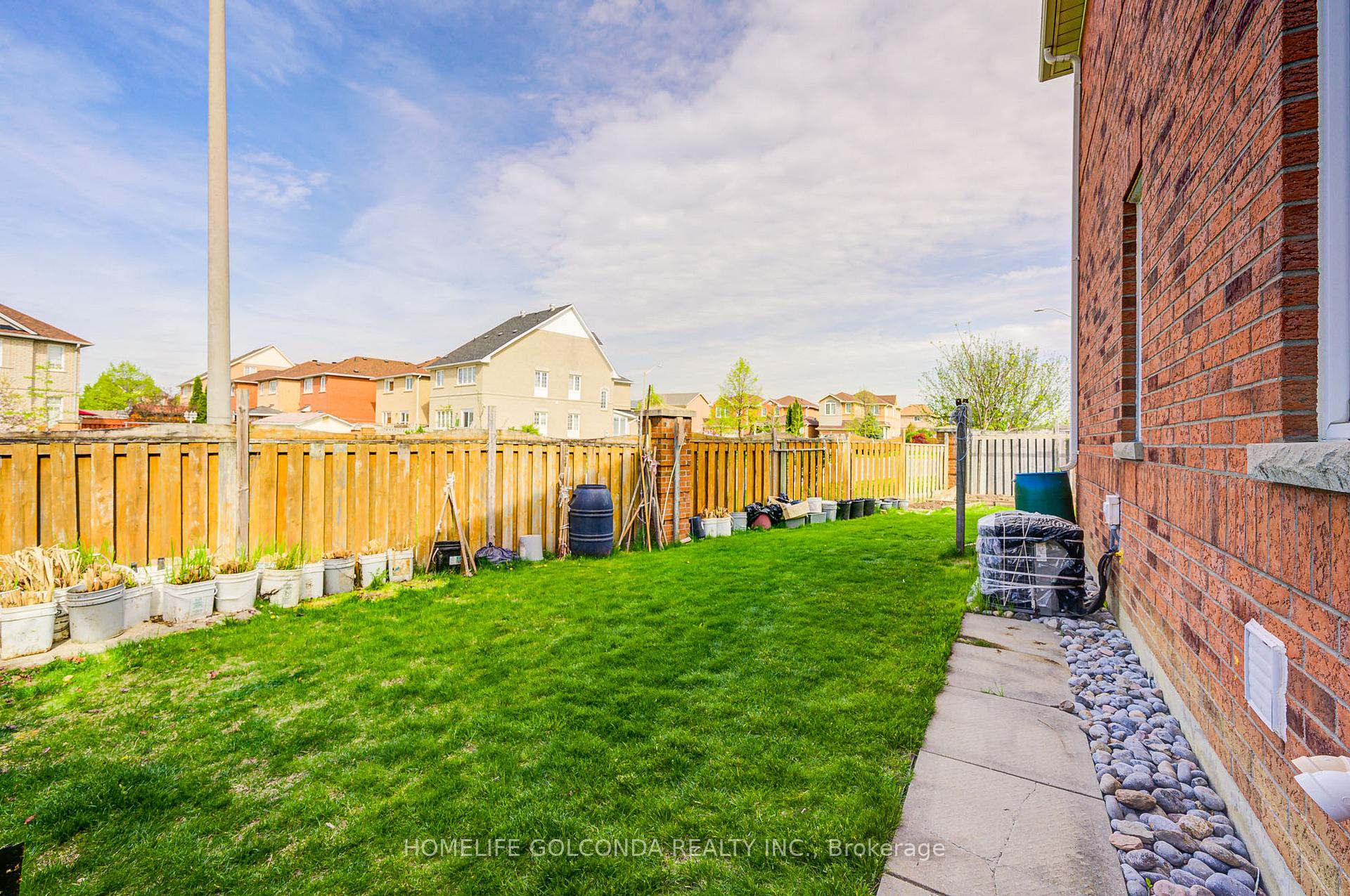 Photo 26 of 2 Eastpine Drive, Markham, Milliken Mills West — HOMEH