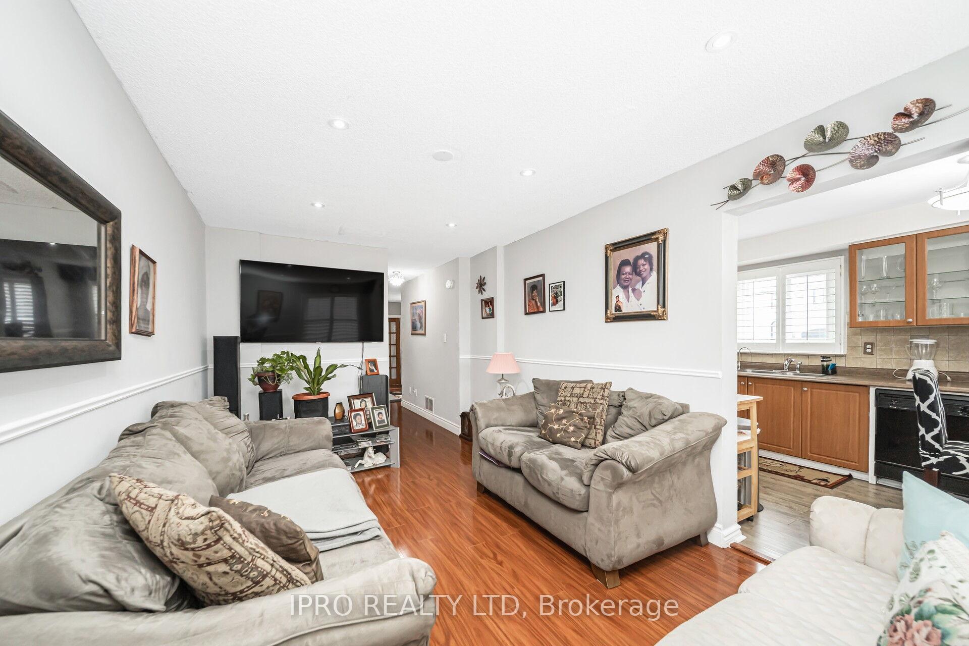 Photo 23 of 101 Timber Mill Avenue, Whitby, Williamsburg — HOMEH