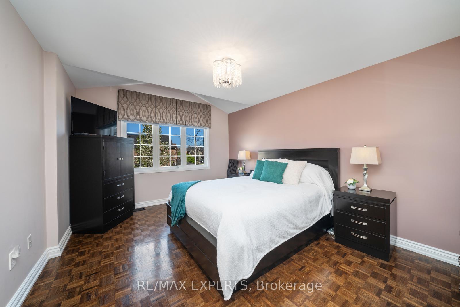 Photo 2 of 182 Alba Avenue, Vaughan, Vellore Village — HOMEH
