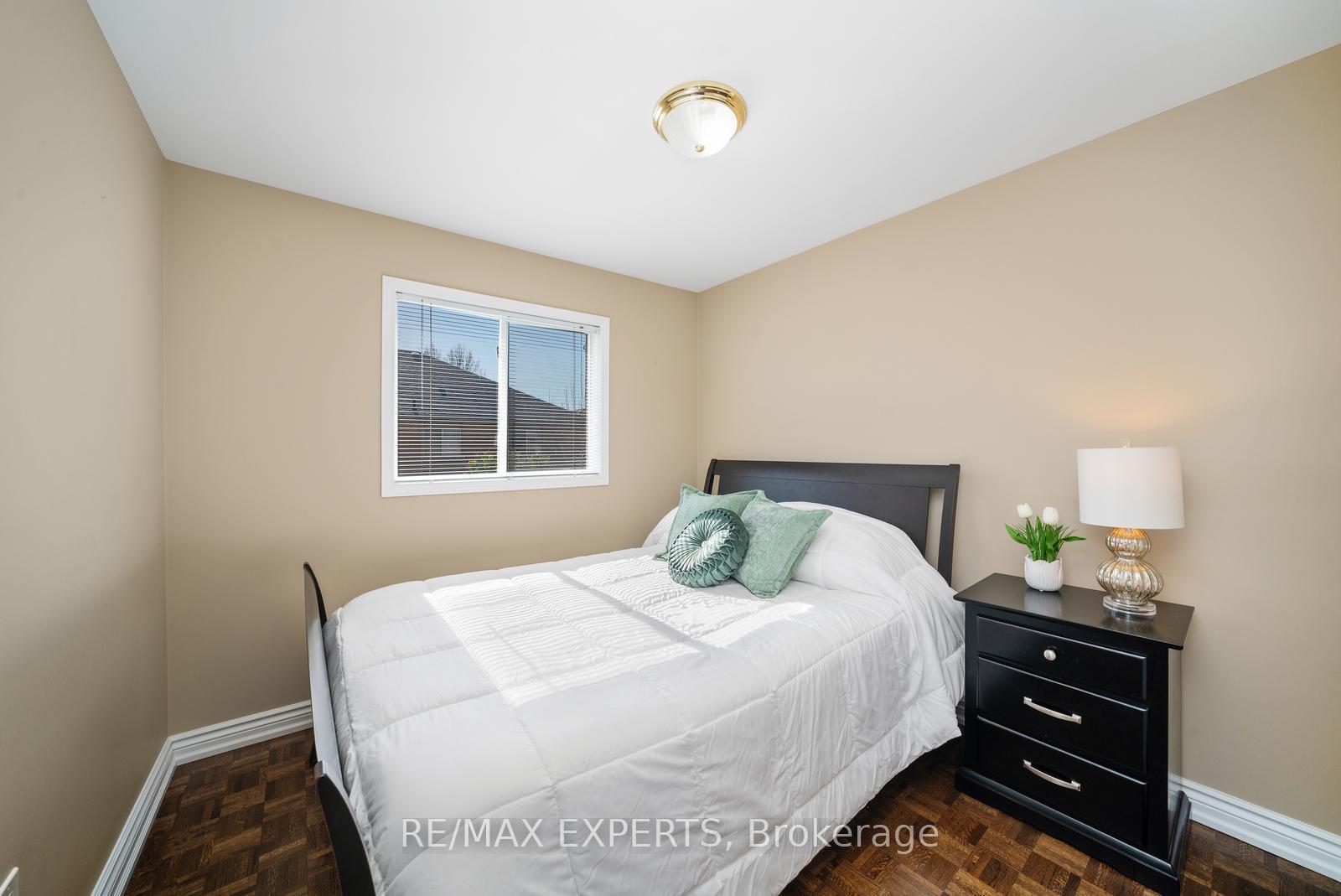 Photo 5 of 182 Alba Avenue, Vaughan, Vellore Village — HOMEH