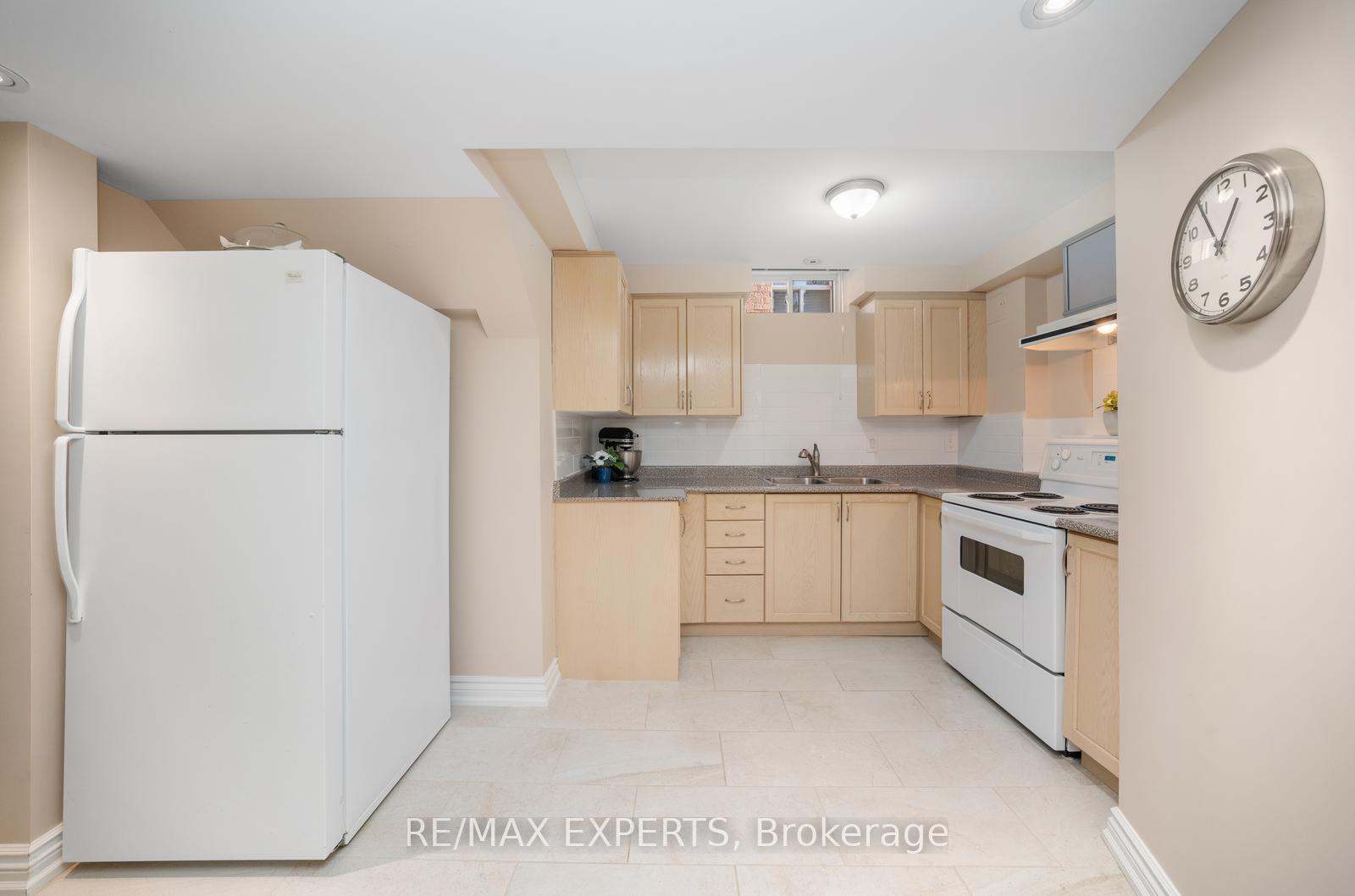 Photo 7 of 182 Alba Avenue, Vaughan, Vellore Village — HOMEH