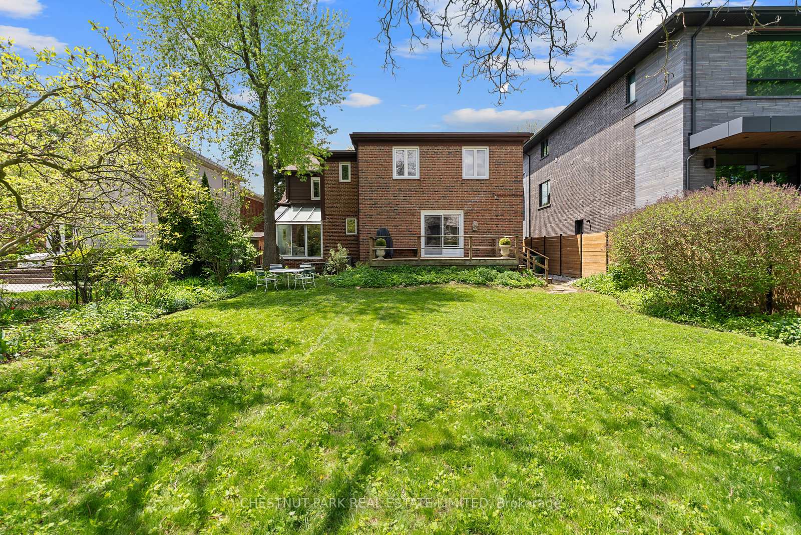 Photo 33 of 257 Yonge Boulevard, Toronto, Bedford Park-Nortown — HOMEH