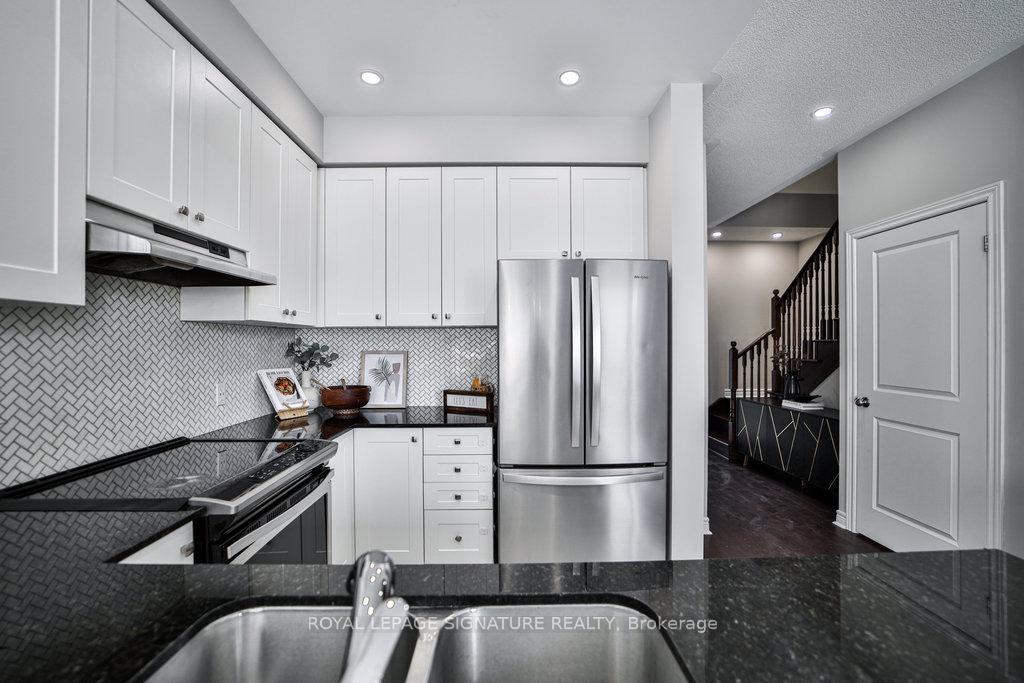 Photo 32 of 2504 Hibiscus Drive, Pickering, Rural Pickering — HOMEH