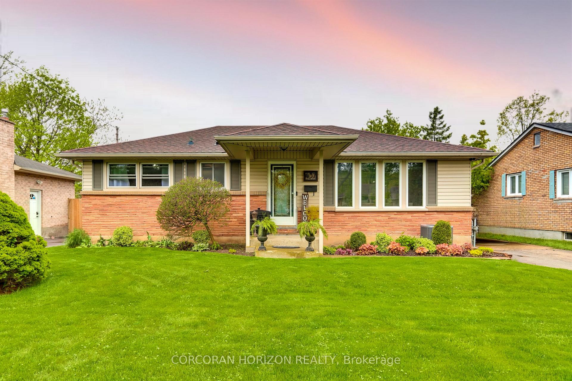 Front of 437 Beachwood Avenue