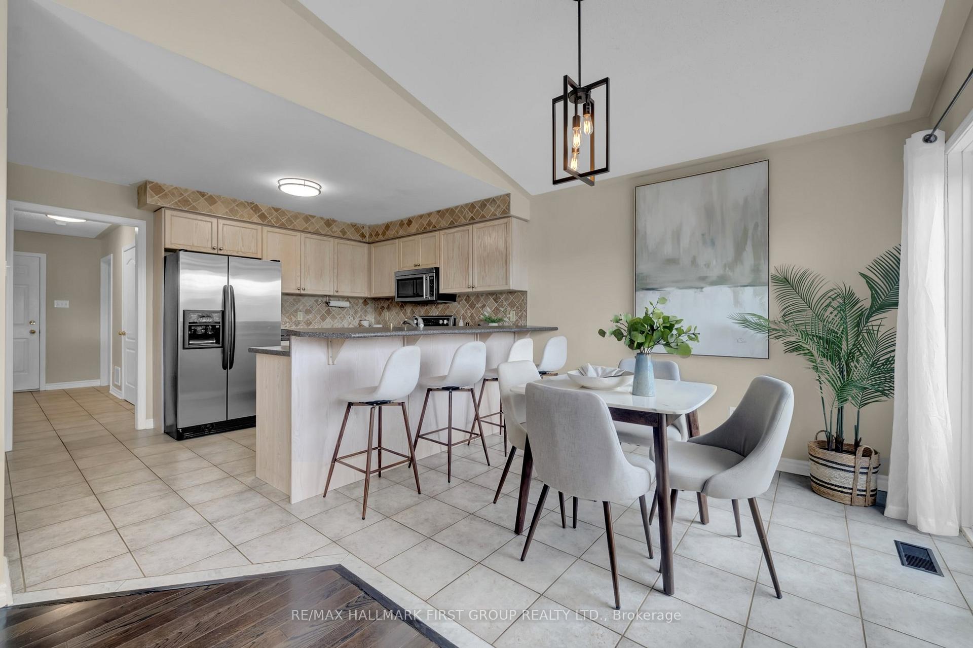 Photo 10 of 1688 Whitestone Drive, Oshawa, Samac — HOMEH
