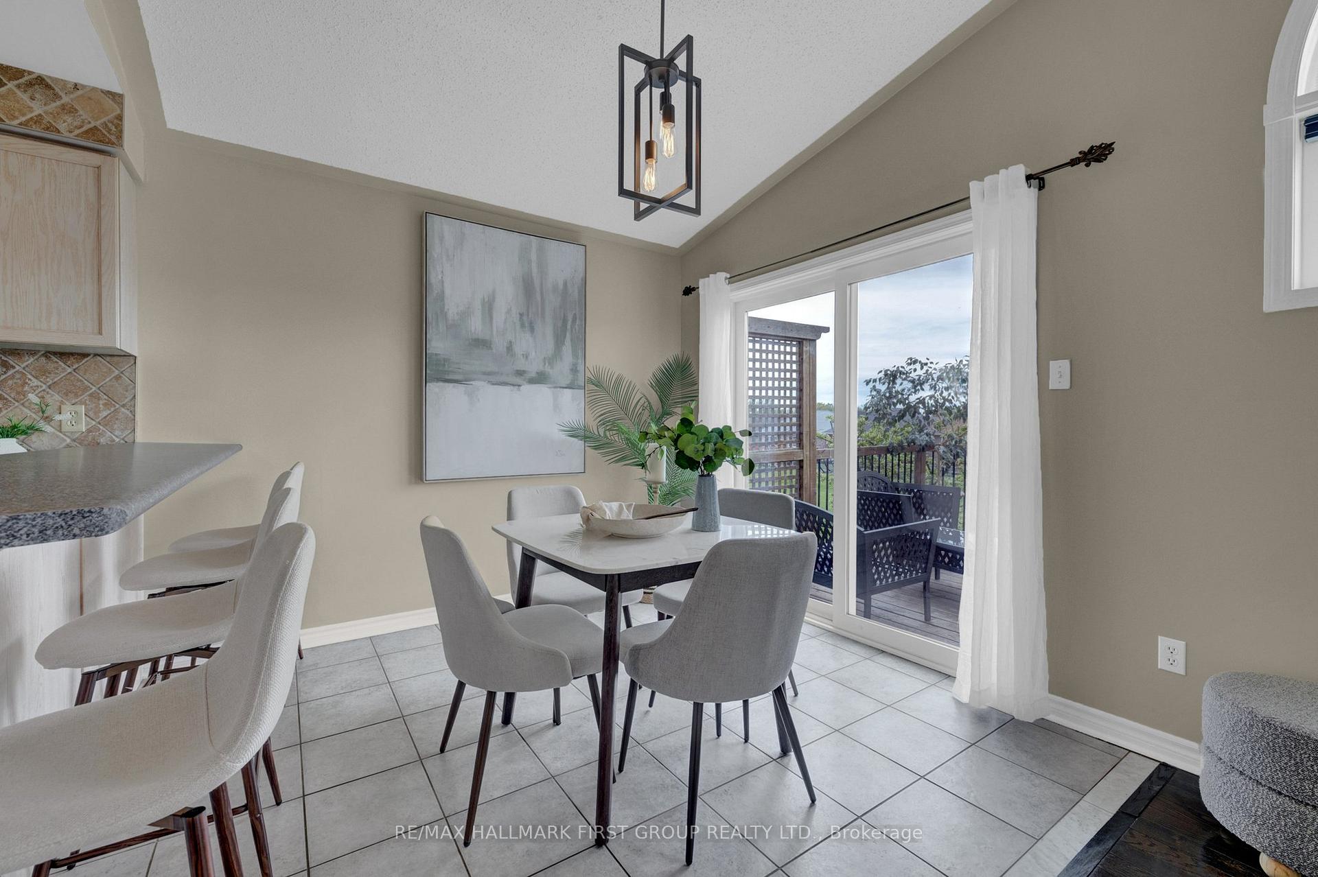 Photo 16 of 1688 Whitestone Drive, Oshawa, Samac — HOMEH
