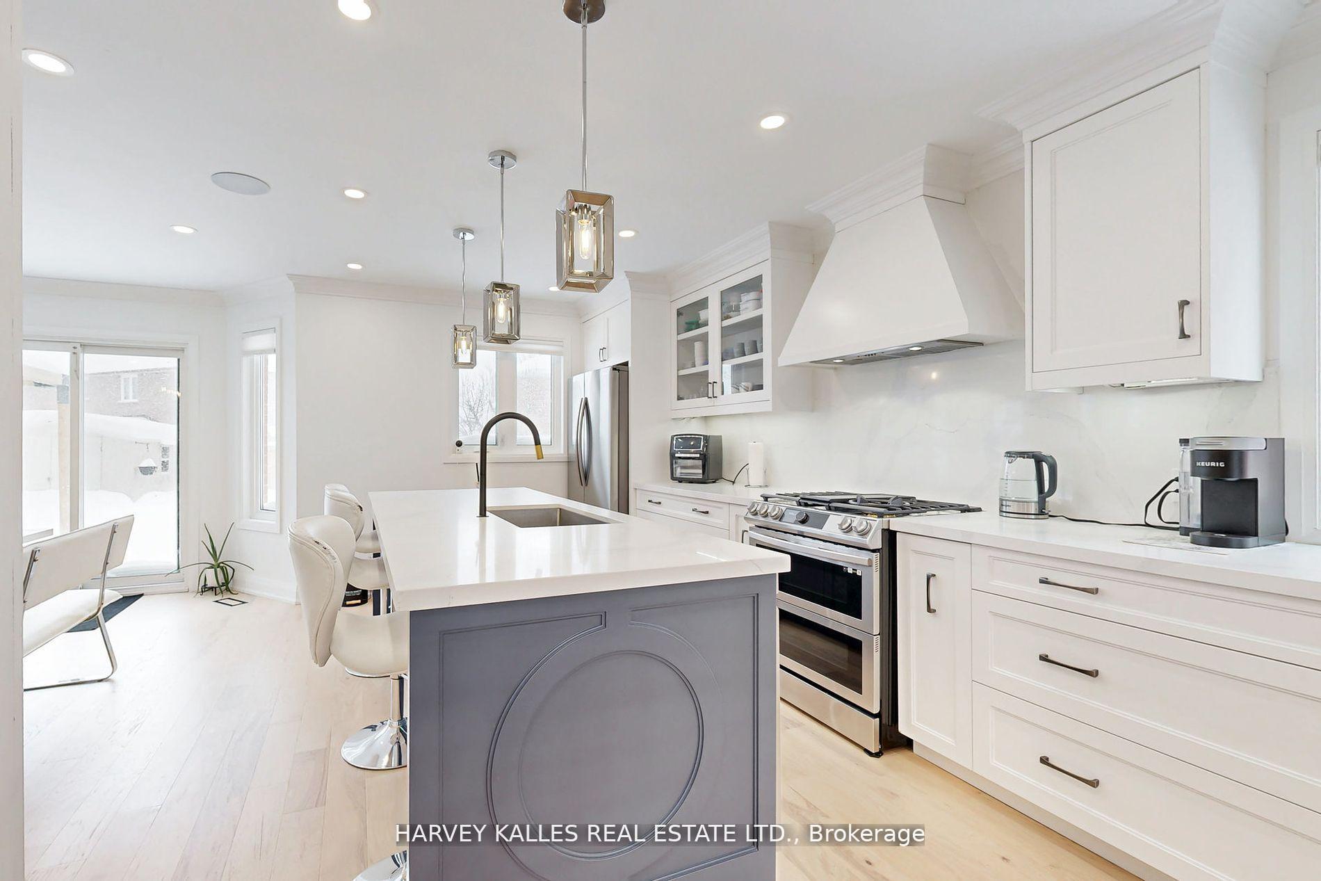 Photo 3 of 413 Belview Avenue, Vaughan, East Woodbridge — HOMEH