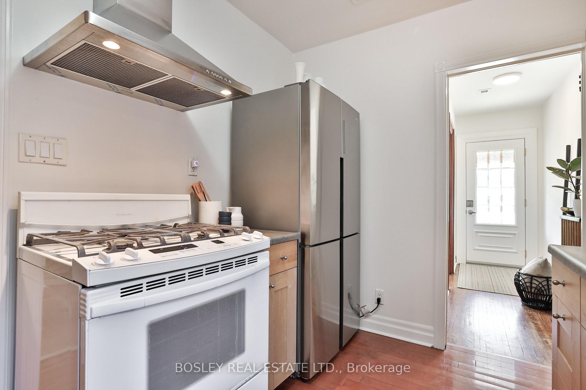 Photo 9 of 5 Coleridge Avenue, Toronto, Woodbine-Lumsden — HOMEH
