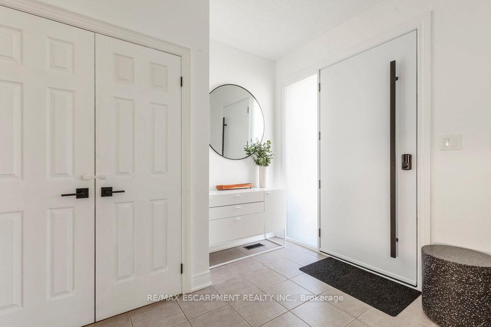 Photo 5 of 88 Davidson Boulevard, Hamilton, Dundas — HOMEH