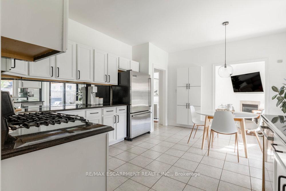 Photo 10 of 88 Davidson Boulevard, Hamilton, Dundas — HOMEH