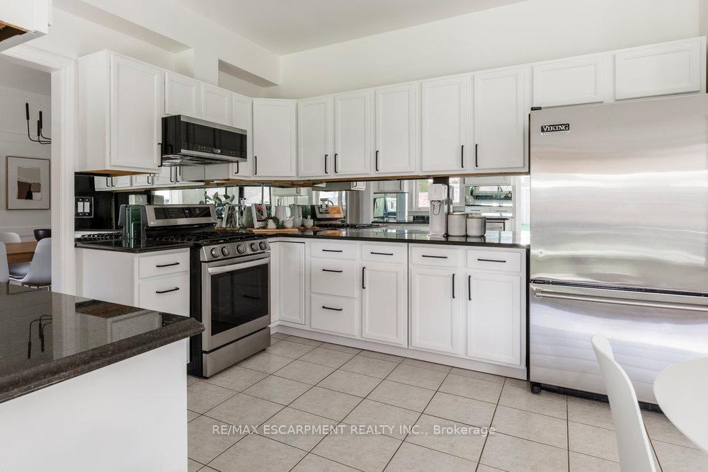 Photo 13 of 88 Davidson Boulevard, Hamilton, Dundas — HOMEH