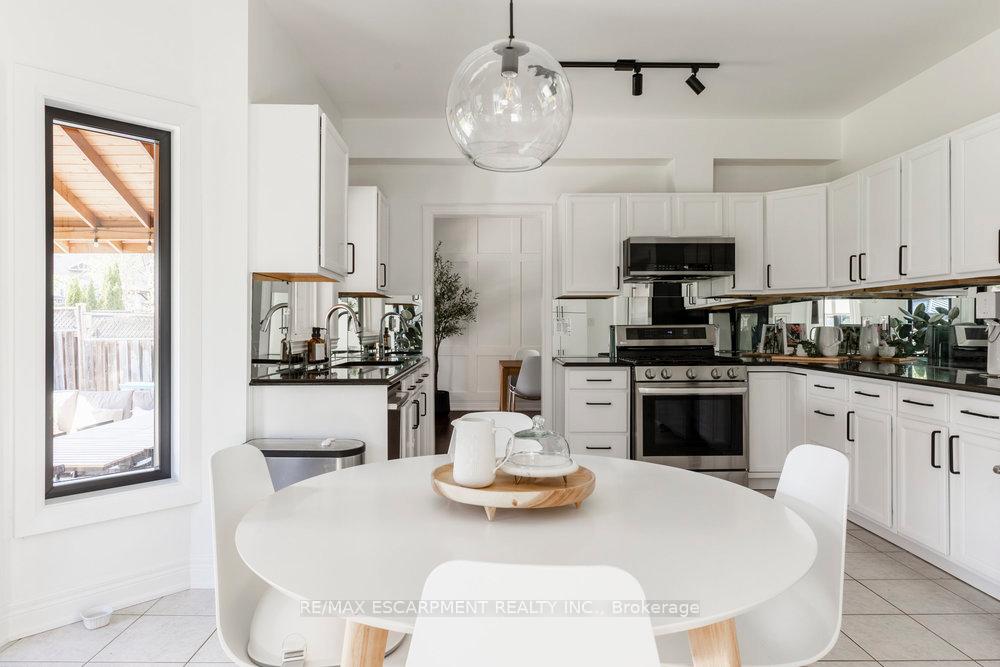 Photo 14 of 88 Davidson Boulevard, Hamilton, Dundas — HOMEH