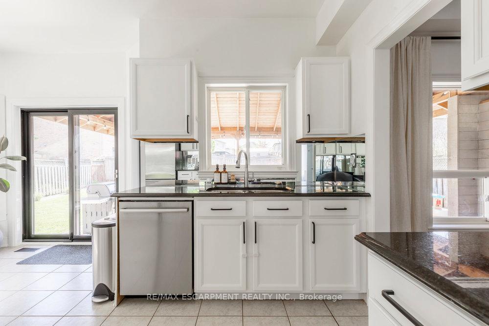 Photo 16 of 88 Davidson Boulevard, Hamilton, Dundas — HOMEH