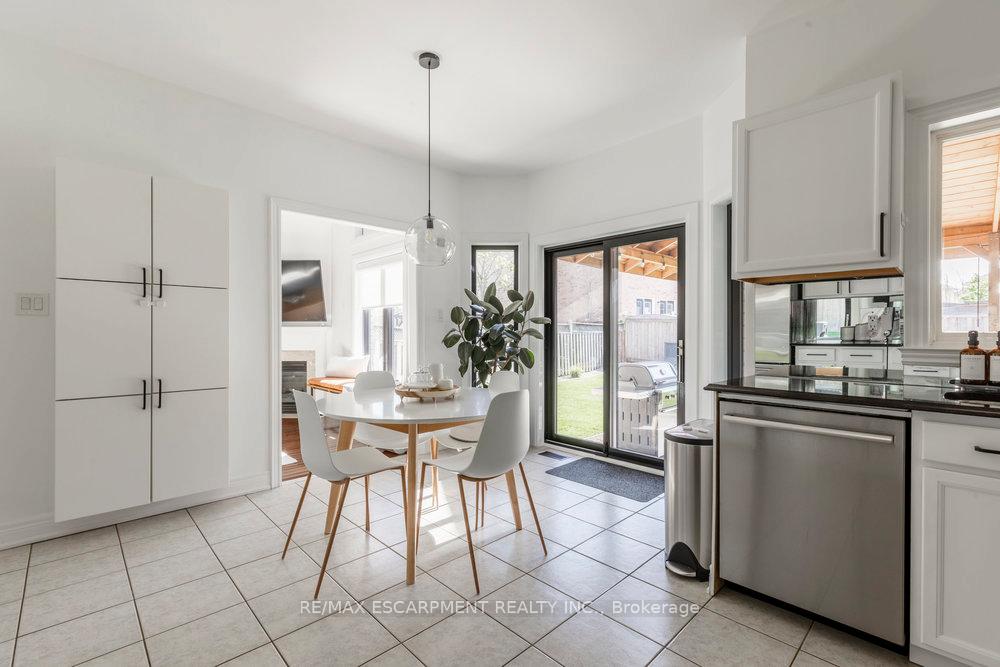 Photo 12 of 88 Davidson Boulevard, Hamilton, Dundas — HOMEH