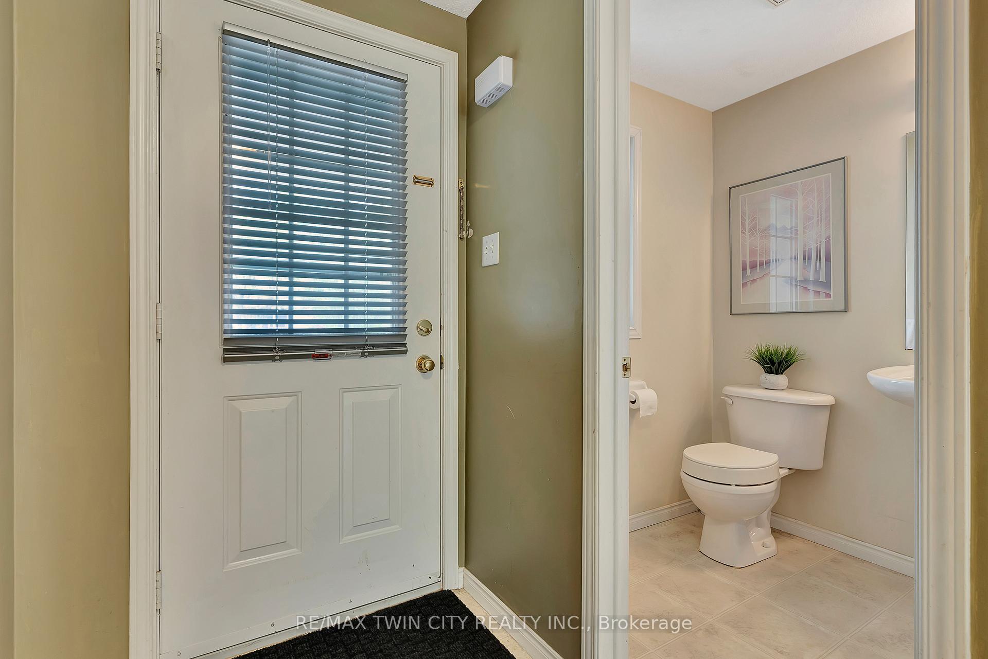 Photo 3 of 941 Atlantic Boulevard, Waterloo — HOMEH