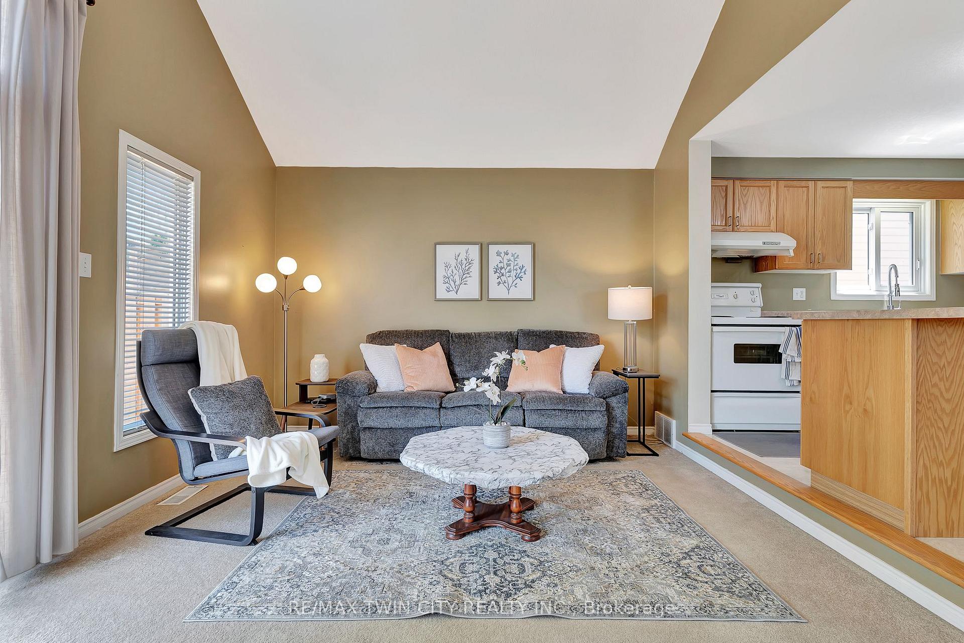 Photo 33 of 941 Atlantic Boulevard, Waterloo — HOMEH