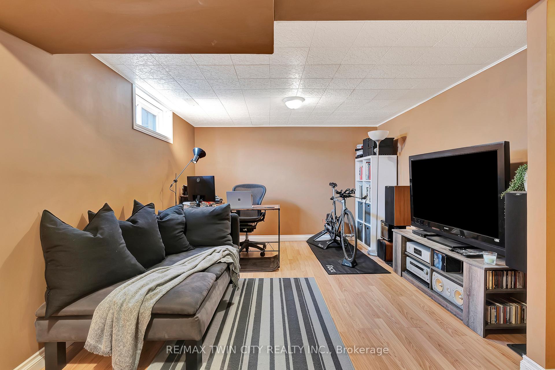 Photo 36 of 941 Atlantic Boulevard, Waterloo — HOMEH