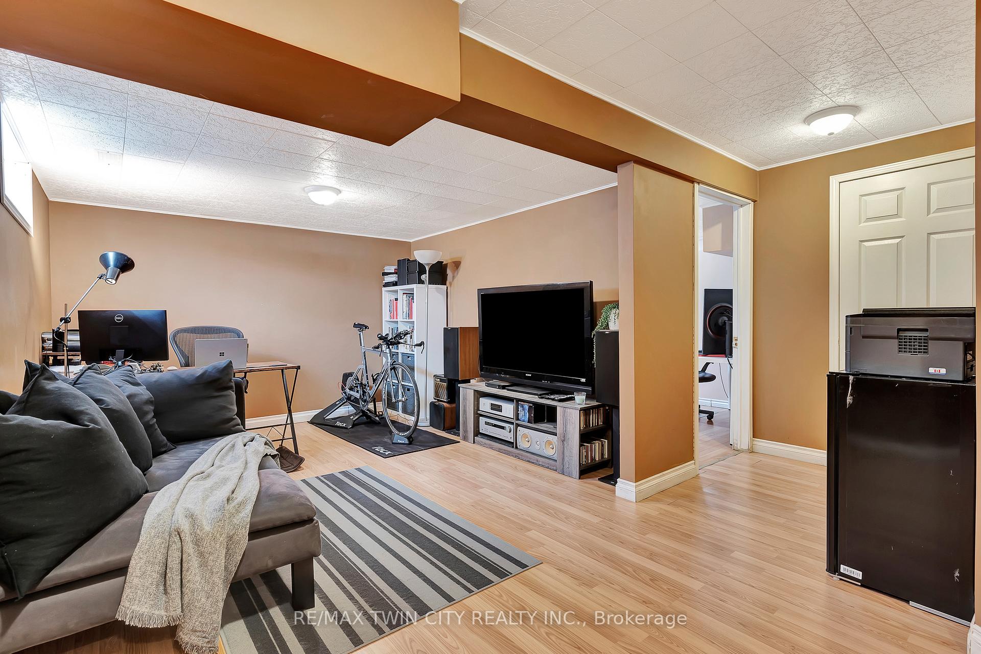 Photo 29 of 941 Atlantic Boulevard, Waterloo — HOMEH