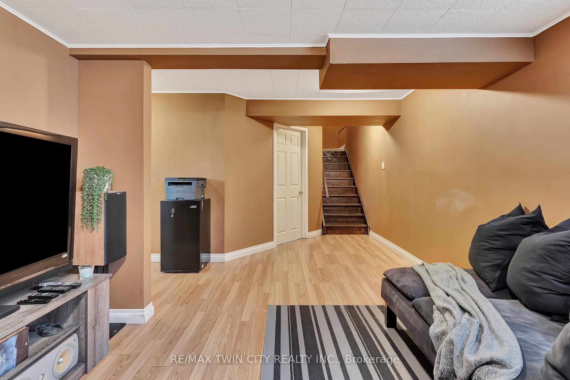 Photo 25 of 941 Atlantic Boulevard, Waterloo — HOMEH