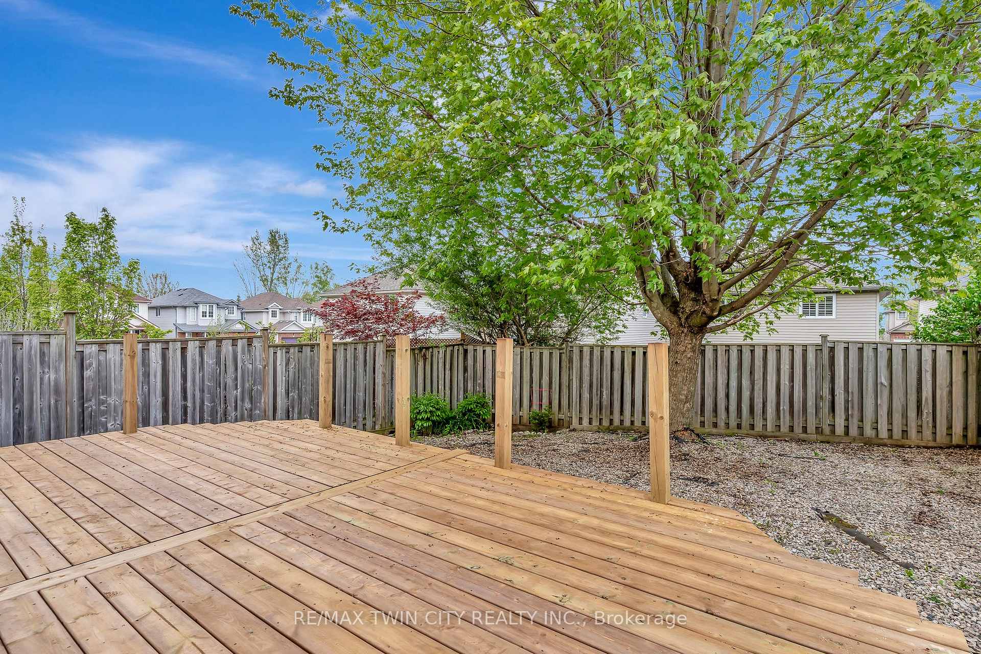 Photo 35 of 941 Atlantic Boulevard, Waterloo — HOMEH