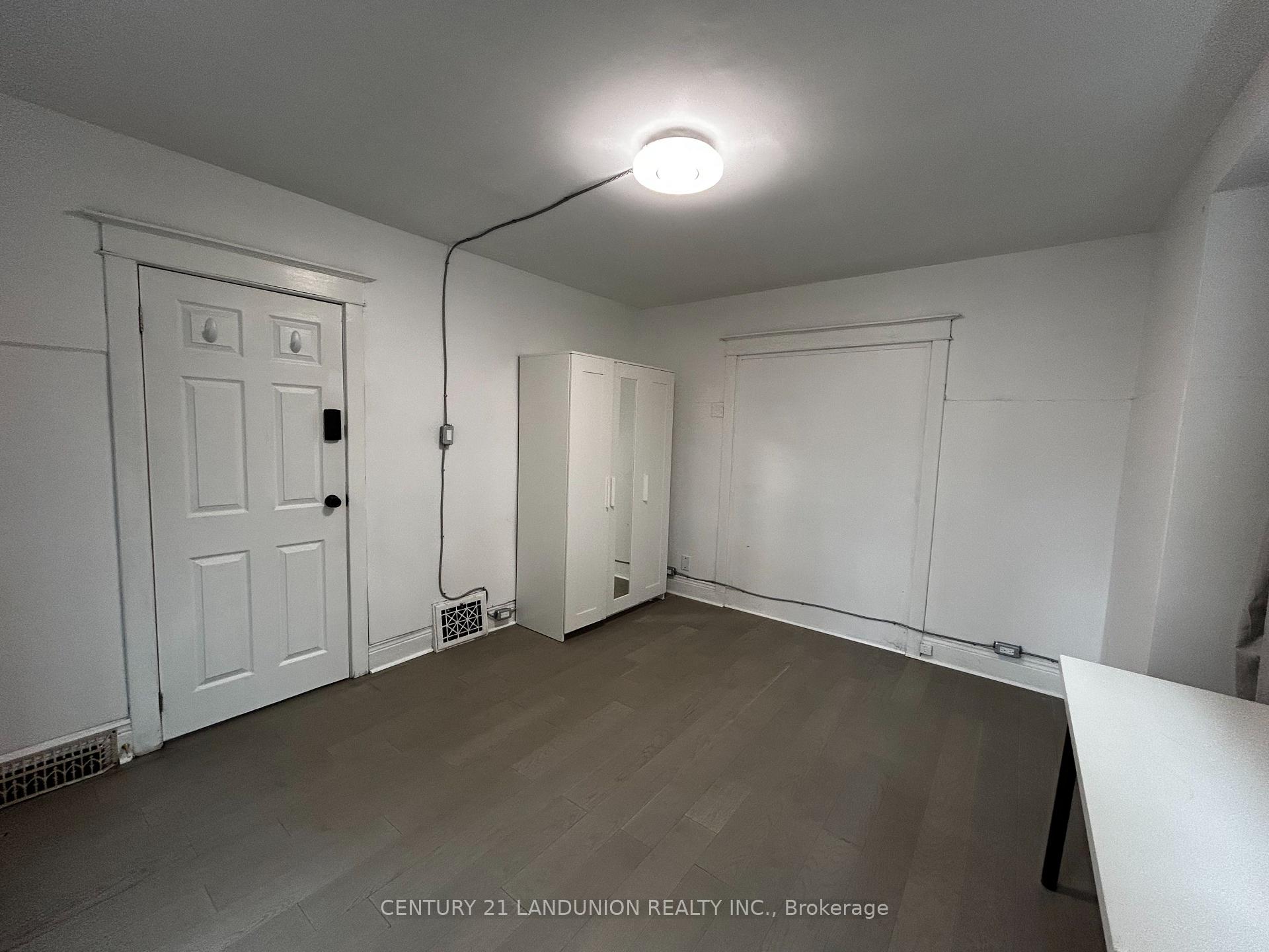 Photo 20 of 46 Arnold Street, Hamilton, Westdale — HOMEH