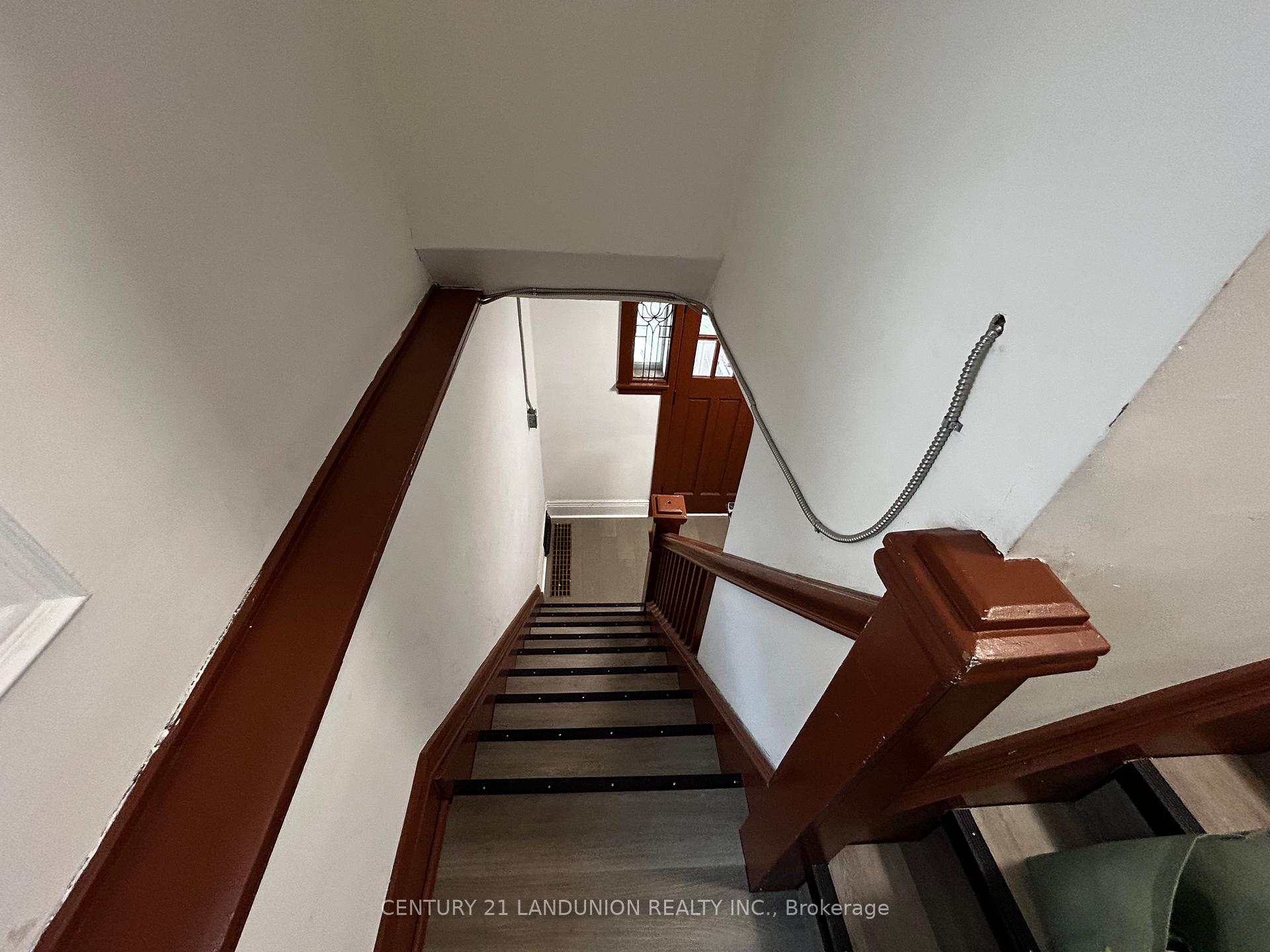 Photo 12 of 46 Arnold Street, Hamilton, Westdale — HOMEH