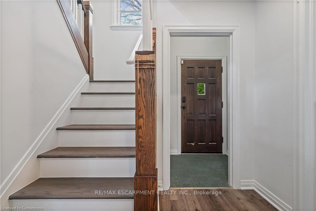 Photo 12 of 206 Dromore Crescent, Hamilton, Westdale — HOMEH