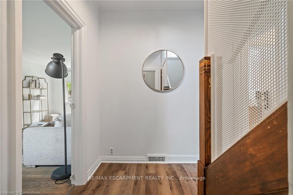 Photo 10 of 206 Dromore Crescent, Hamilton, Westdale — HOMEH