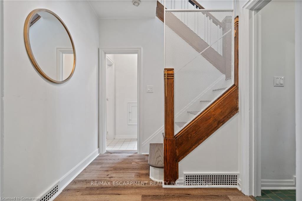 Photo 19 of 206 Dromore Crescent, Hamilton, Westdale — HOMEH
