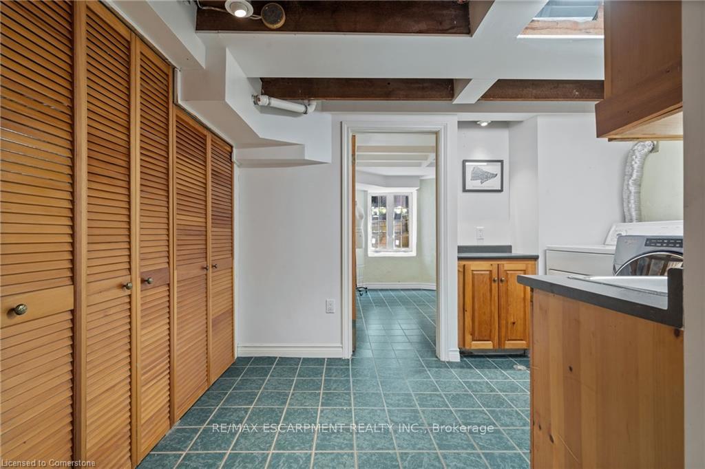 Photo 23 of 206 Dromore Crescent, Hamilton, Westdale — HOMEH