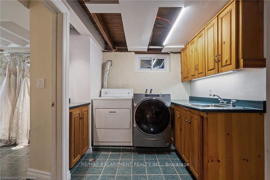 Photo 37 of 206 Dromore Crescent, Hamilton, Westdale — HOMEH