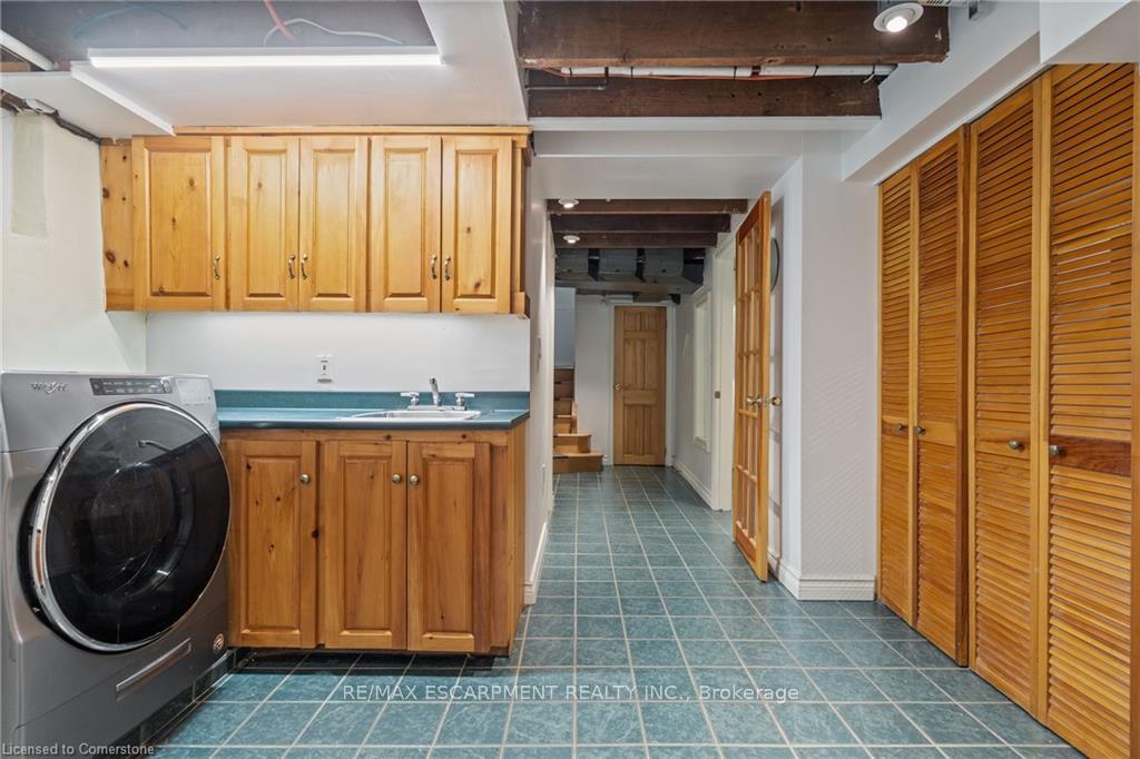 Photo 35 of 206 Dromore Crescent, Hamilton, Westdale — HOMEH