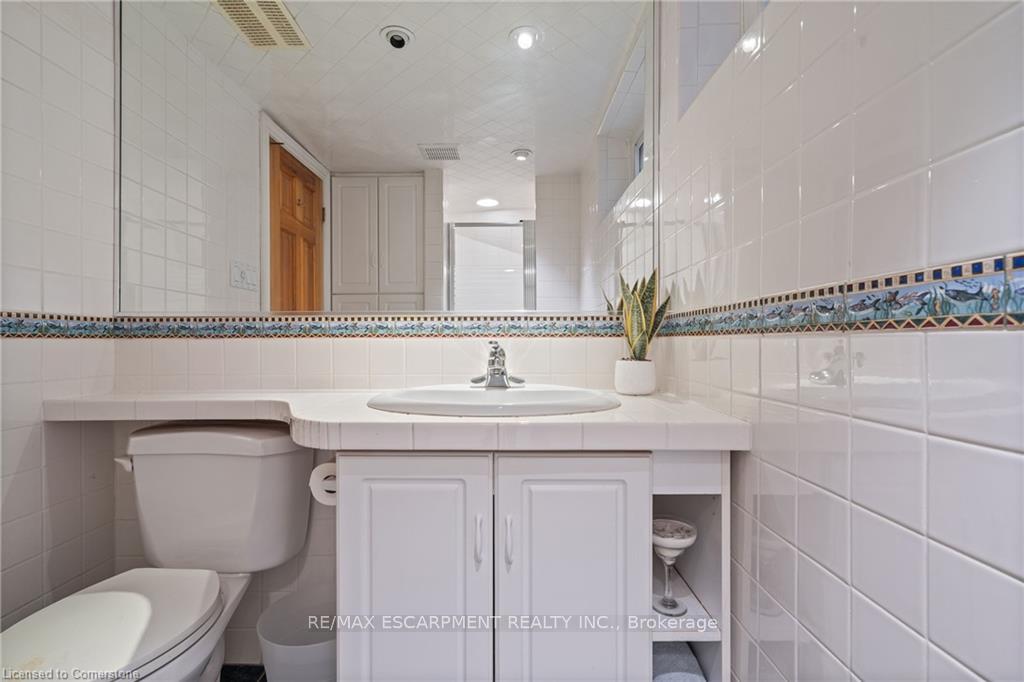 Photo 29 of 206 Dromore Crescent, Hamilton, Westdale — HOMEH