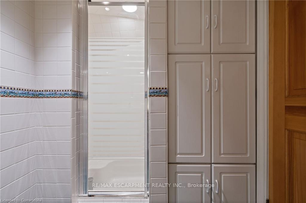 Photo 31 of 206 Dromore Crescent, Hamilton, Westdale — HOMEH