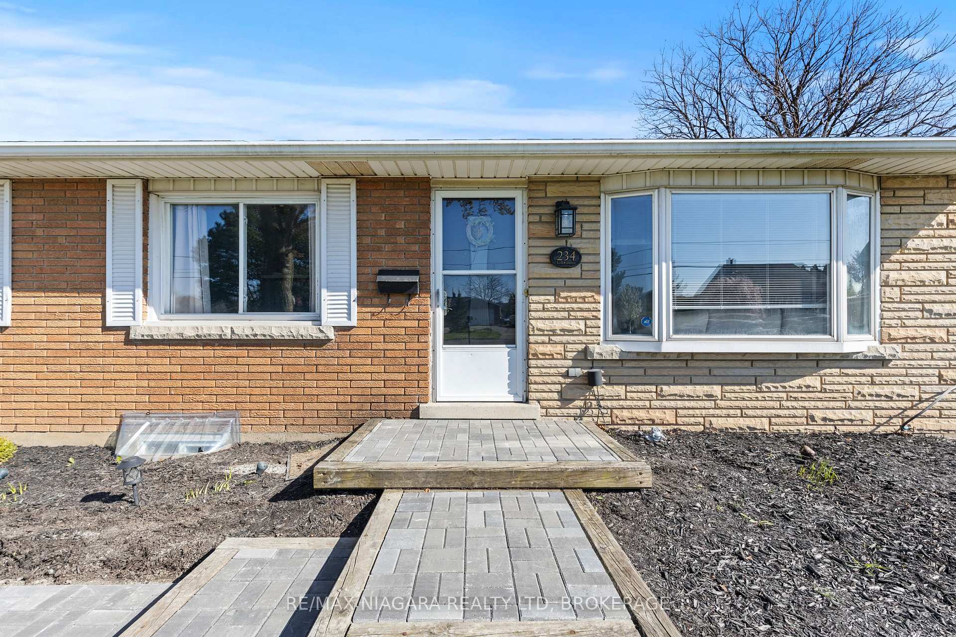 Photo 25 of 234 Lakeshore Road, St. Catharines, Vine/Linwell — HOMEH