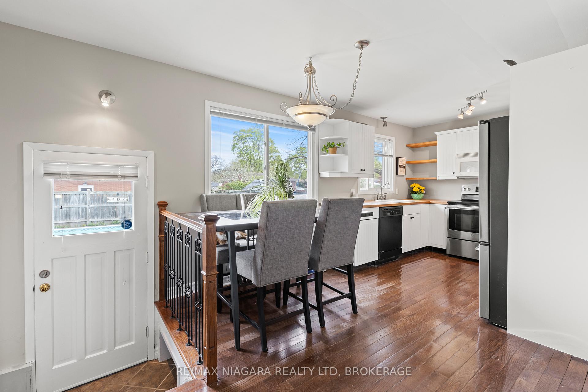 Photo 8 of 234 Lakeshore Road, St. Catharines, Vine/Linwell — HOMEH