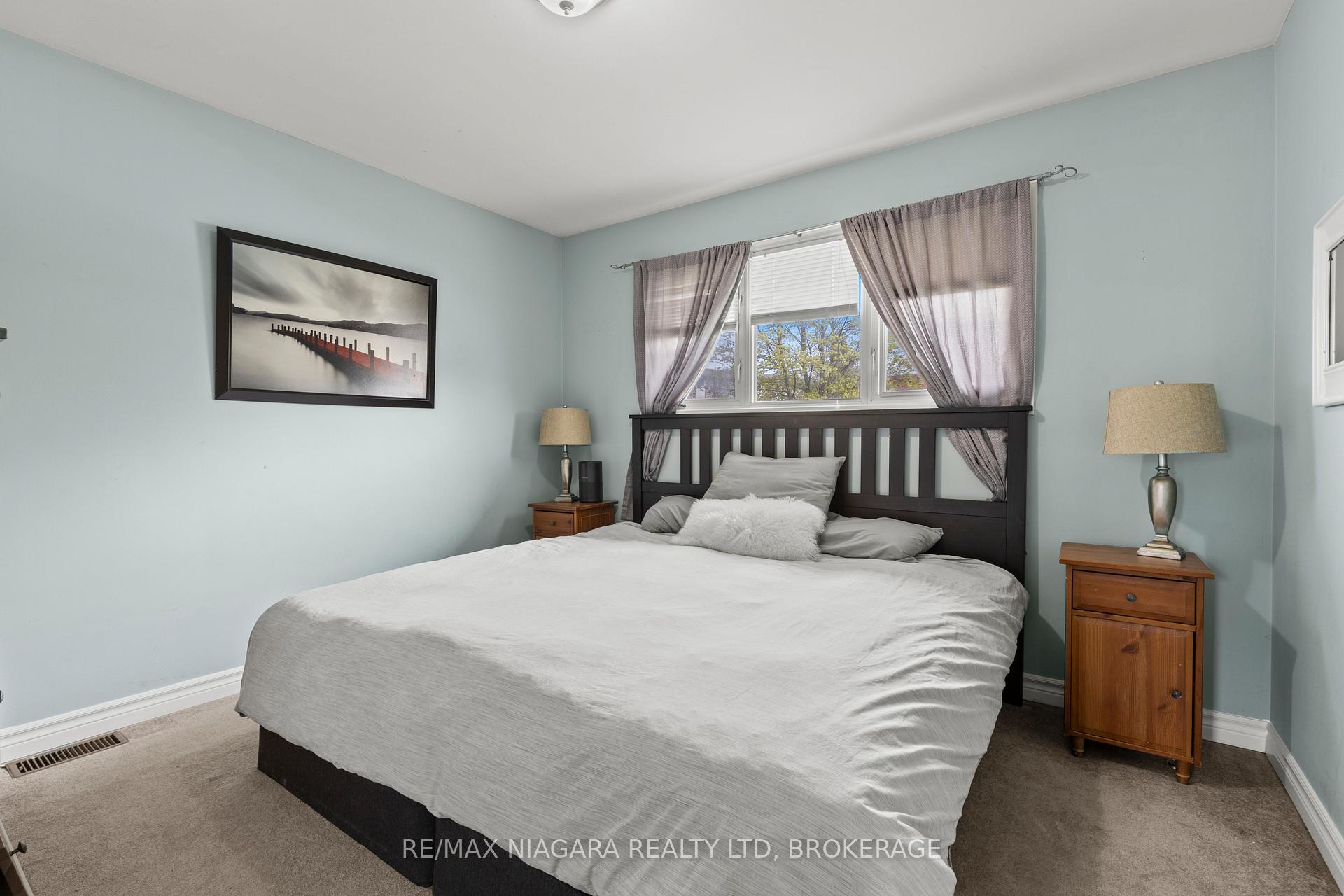 Photo 17 of 234 Lakeshore Road, St. Catharines, Vine/Linwell — HOMEH