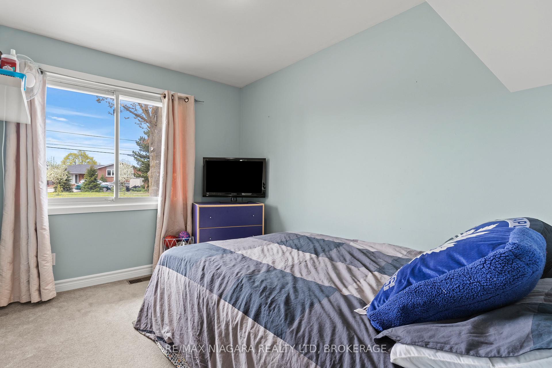 Photo 10 of 234 Lakeshore Road, St. Catharines, Vine/Linwell — HOMEH