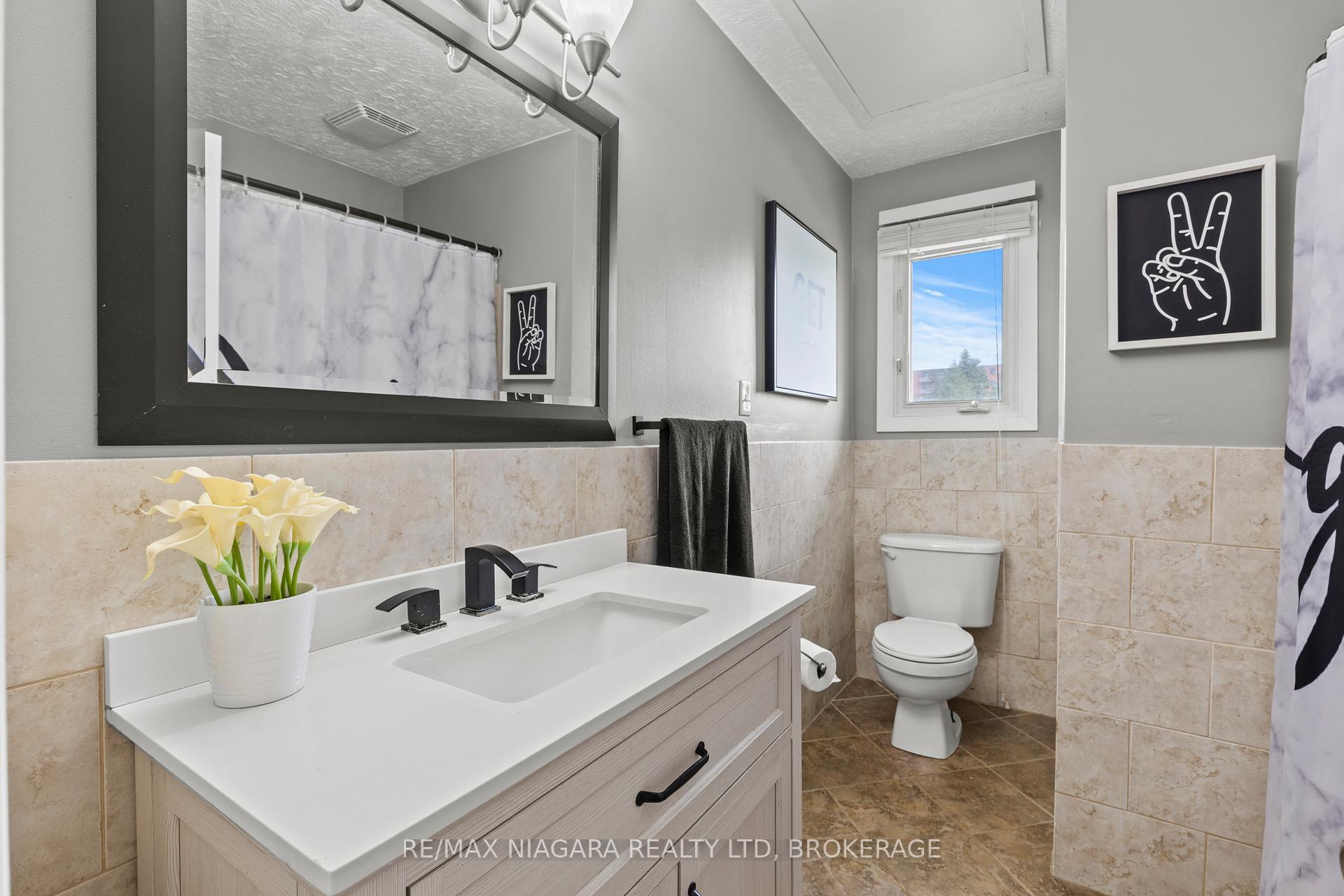 Photo 16 of 234 Lakeshore Road, St. Catharines, Vine/Linwell — HOMEH
