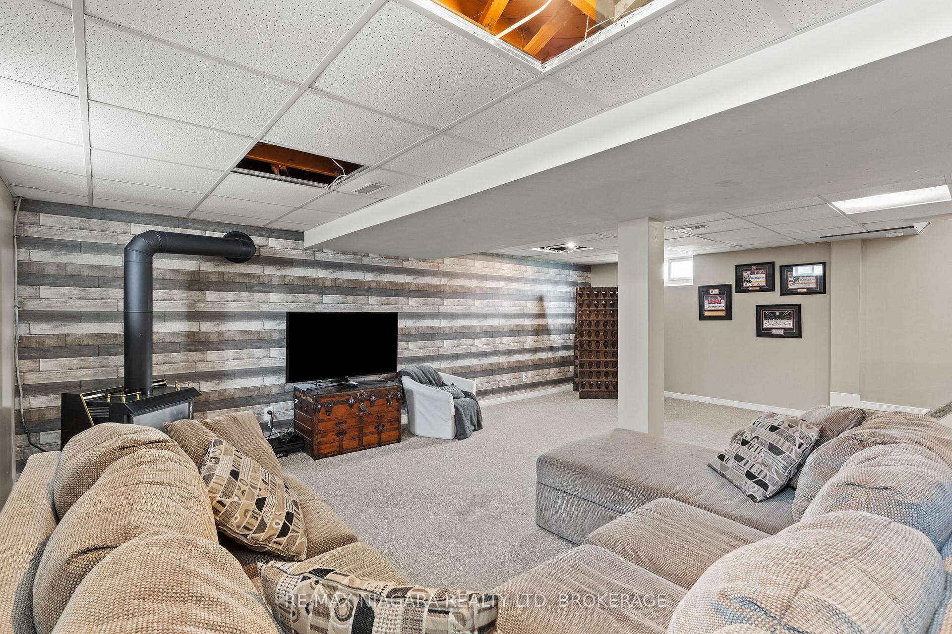 Photo 20 of 234 Lakeshore Road, St. Catharines, Vine/Linwell — HOMEH