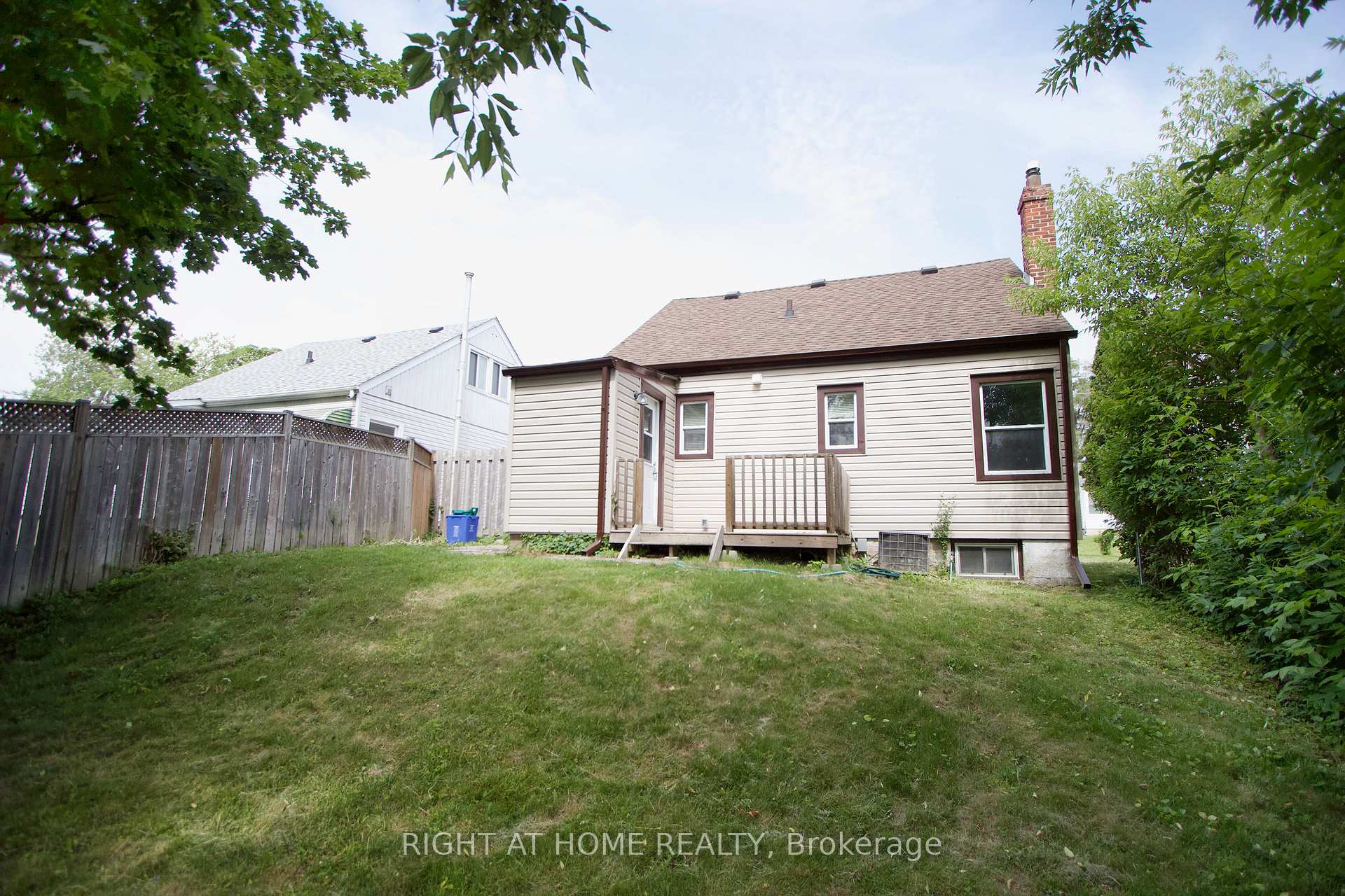 Photo 15 of 262 Drew Street, Oshawa, Central — HOMEH