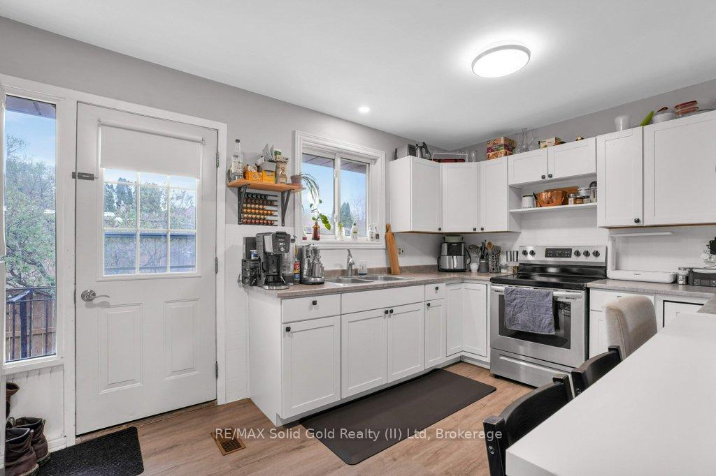 Photo 8 of 375 Southill Drive, Kitchener — HOMEH