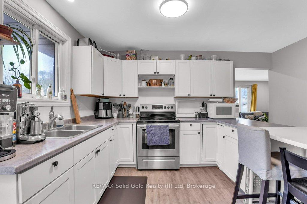 Photo 10 of 375 Southill Drive, Kitchener — HOMEH