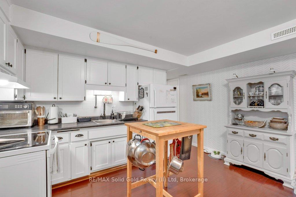 Photo 17 of 375 Southill Drive, Kitchener — HOMEH