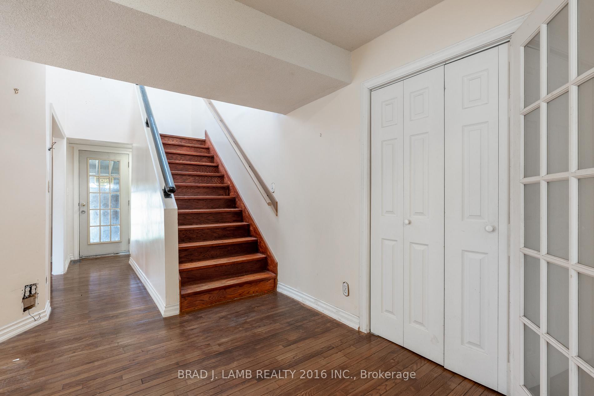 Photo 5 of 18585 Keele Street, King, Rural King — HOMEH